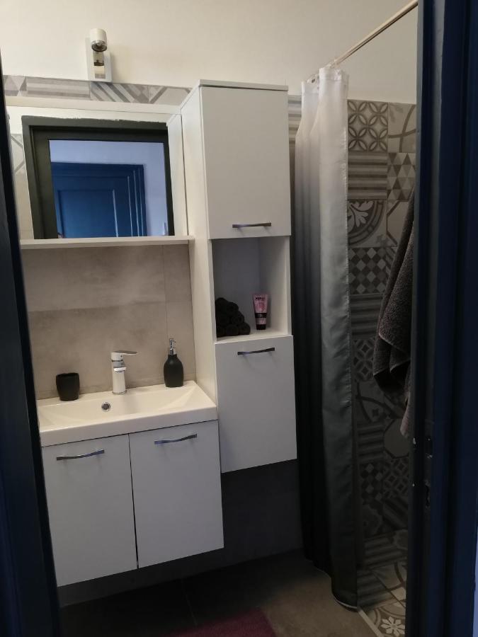 Gray Pearl Apartment Pula Bagian luar foto