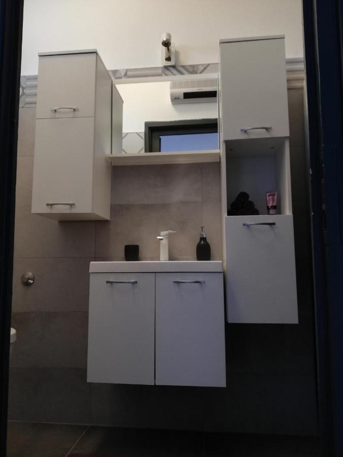 Gray Pearl Apartment Pula Bagian luar foto