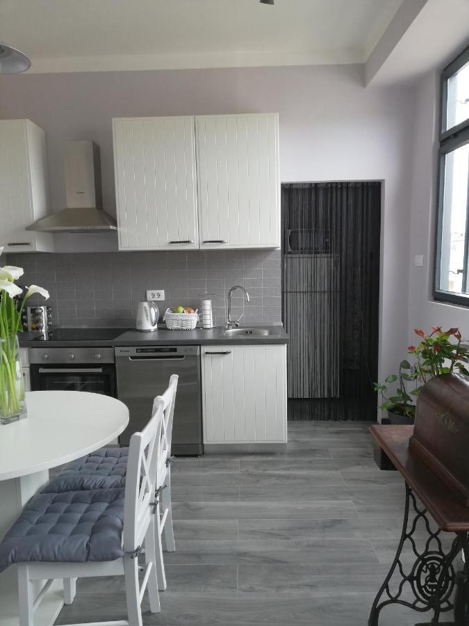 Gray Pearl Apartment Pula Bagian luar foto