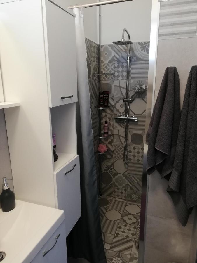 Gray Pearl Apartment Pula Bagian luar foto
