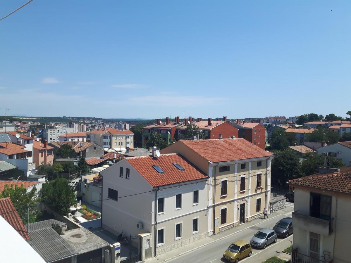 Gray Pearl Apartment Pula Bagian luar foto