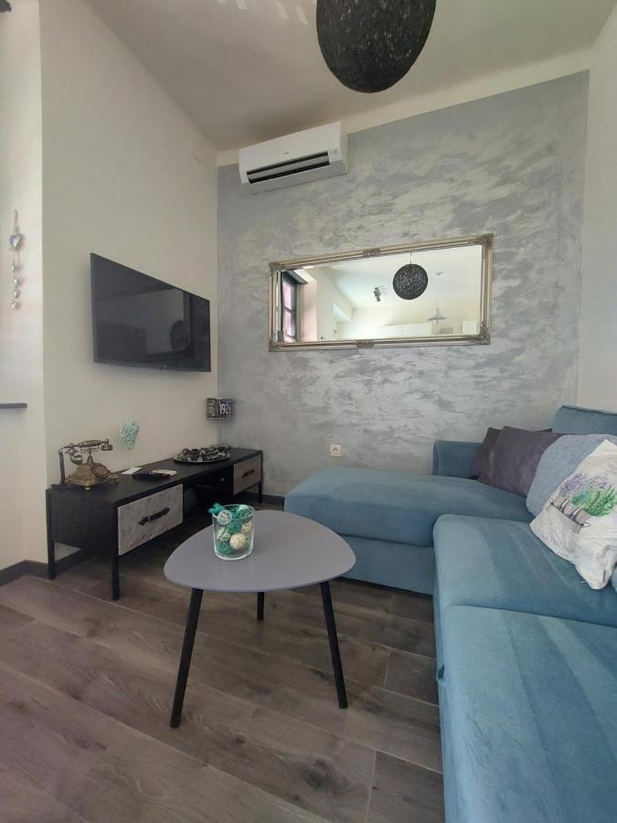 Gray Pearl Apartment Pula Bagian luar foto