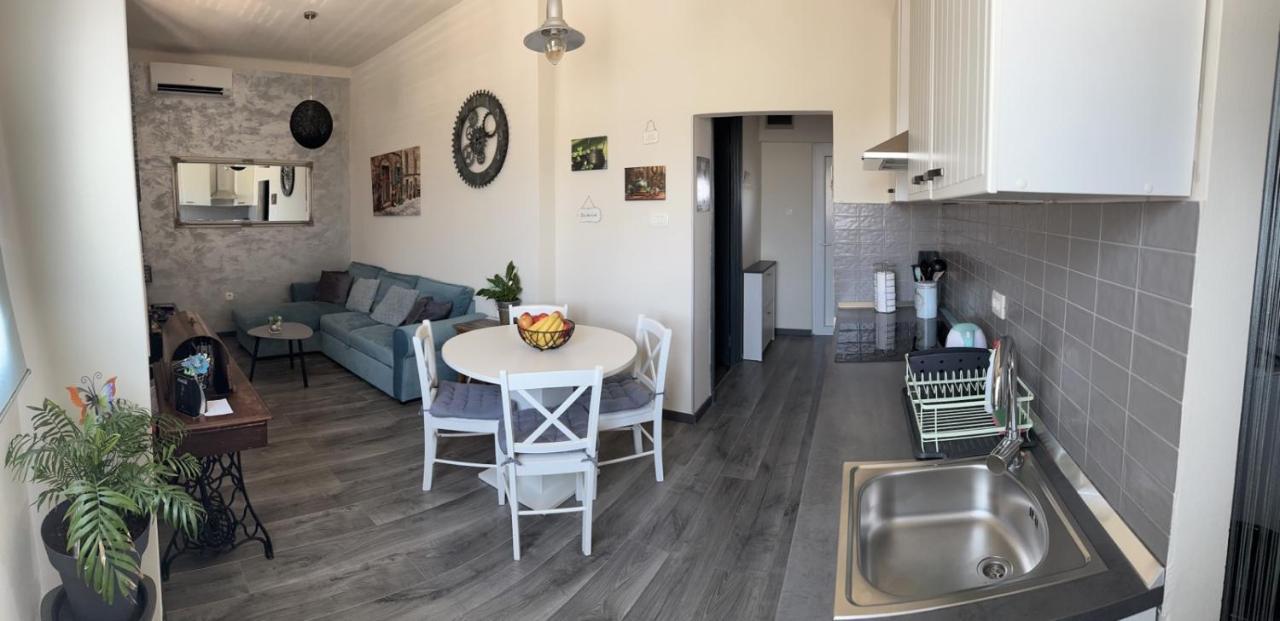 Gray Pearl Apartment Pula Bagian luar foto